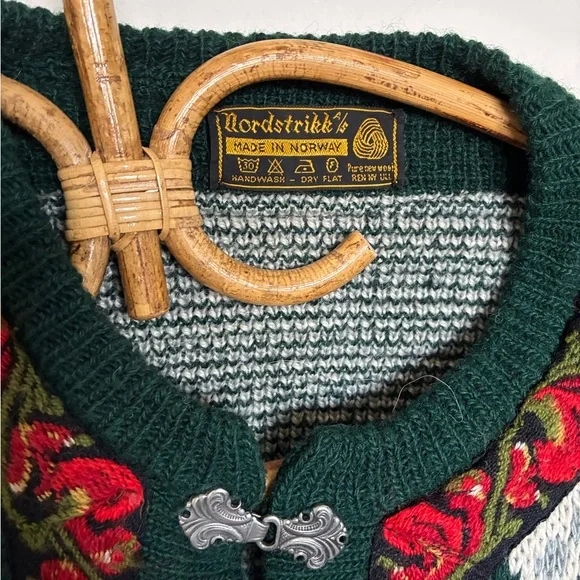 Vintage Nordstrikk Wool Knit Sweater with Pewter Clasps Womens size Large - Picture 3 of 7
